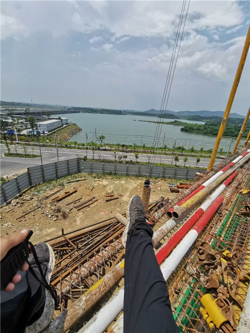 嘉祥县作业中发生设备损坏或人员意外，责任怎么划分？